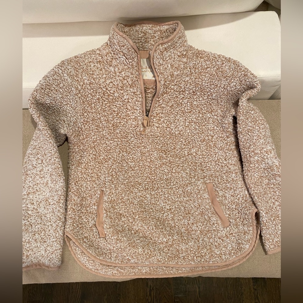 Altar’d State fleece pullover. Size small.